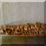 Z01. Wood and wood rack. 